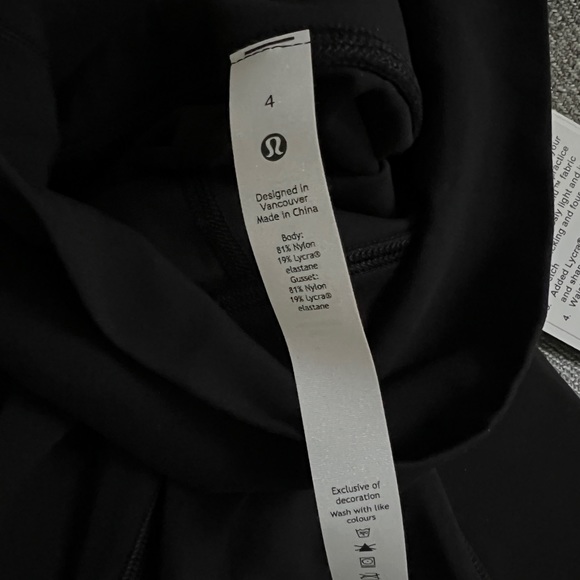 NWT Lululemon Align High-Rise Short With Pockets 6" - Size 4 - Picture 3 of 3